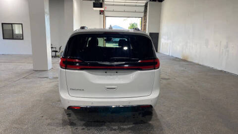 2021 Chrysler Pacifica Touring L