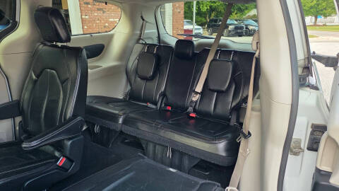 2022 Chrysler Pacifica Touring L