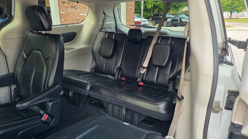 2022 Chrysler Pacifica Touring L