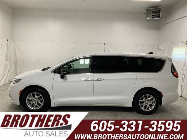 2024 Chrysler Pacifica Touring L