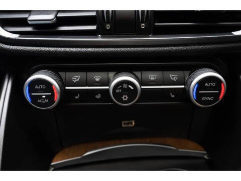 2017 Alfa Romeo Giulia Ti