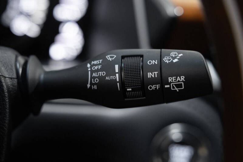 2021 Lexus LX 570 Three-Row