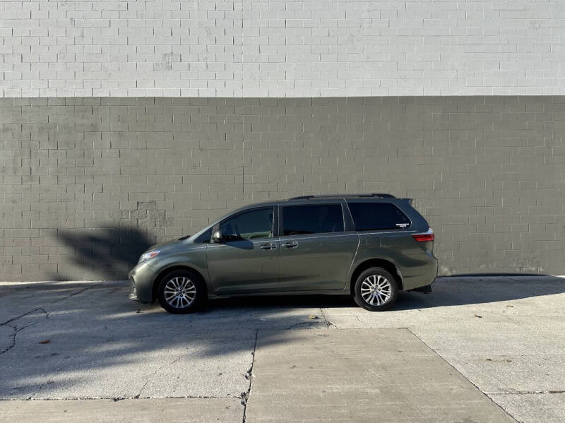 2018 Toyota Sienna XLE 8-Passenger