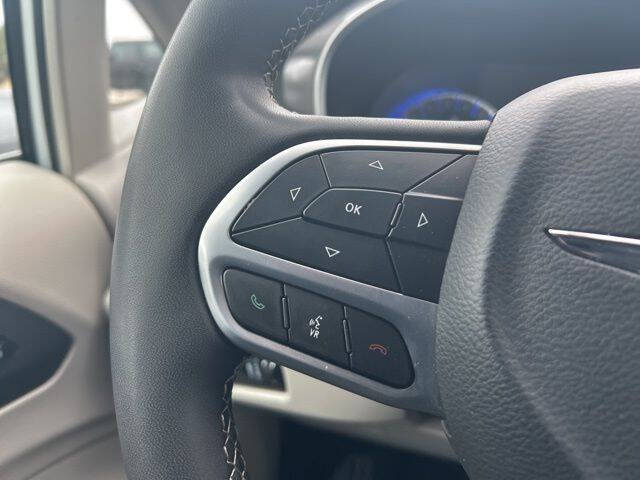2024 Chrysler Pacifica Touring L - Photo 21