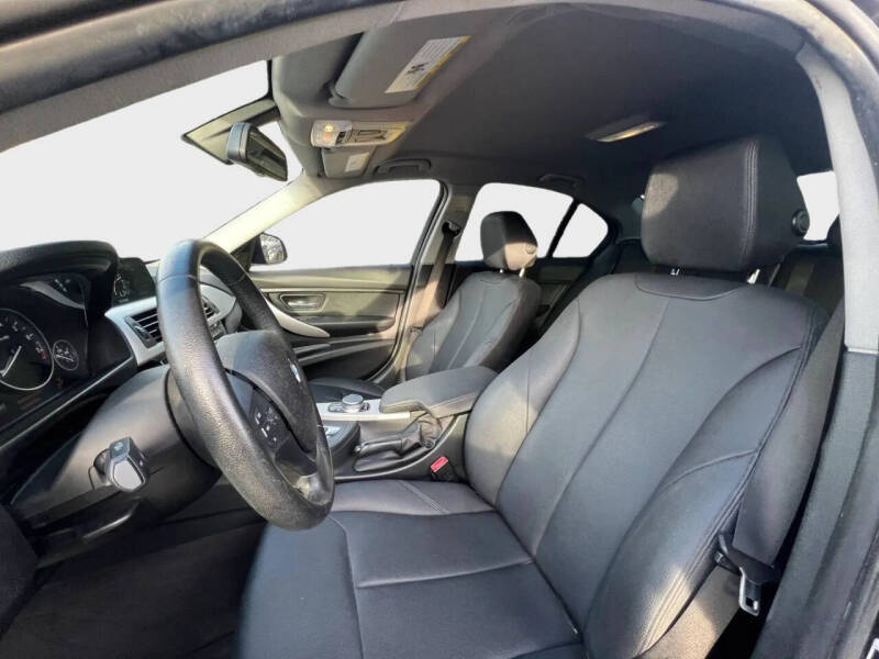 2017 BMW 3 Series 320i