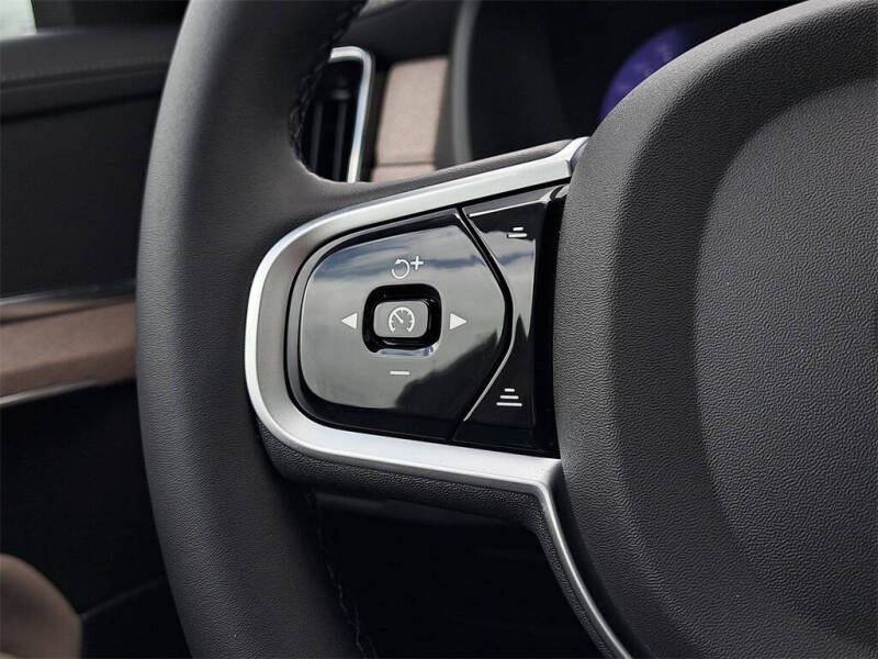 2026 Volvo XC90 B5 Core