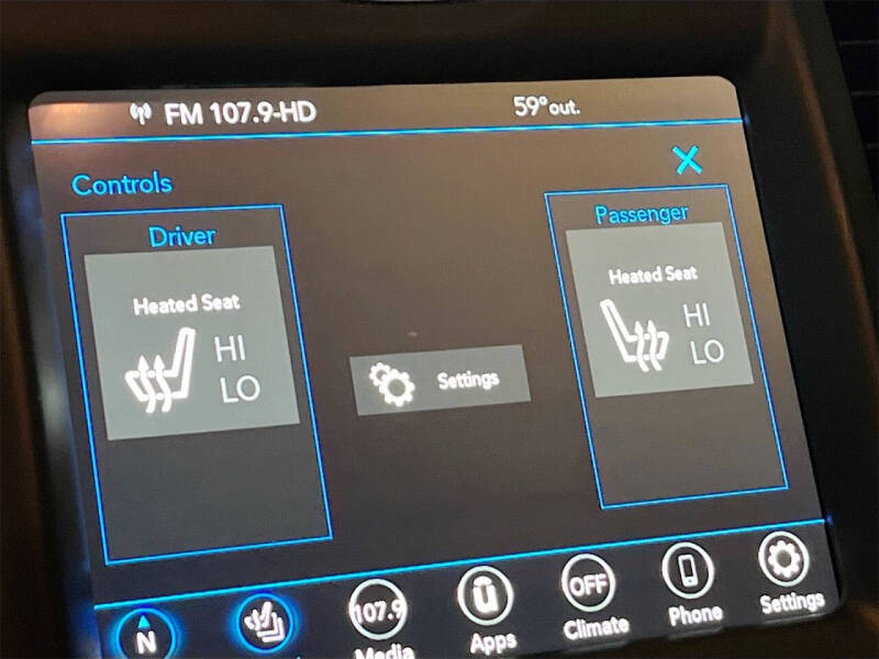 2023 Chrysler 300 Touring L