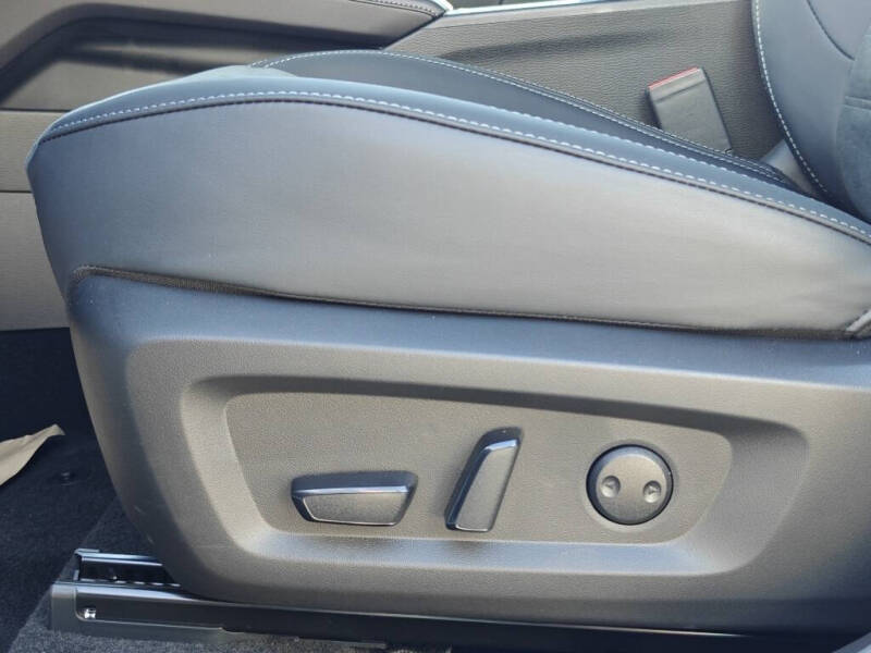 2025 Mitsubishi Outlander PHEV SE