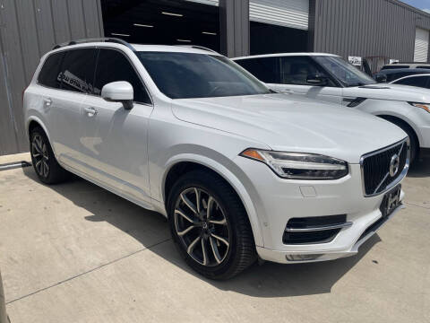 2016 Volvo XC90 T6 Momentum