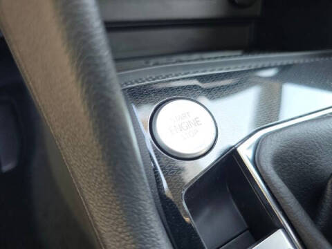 2025 Volkswagen Taos SEL 4Motion