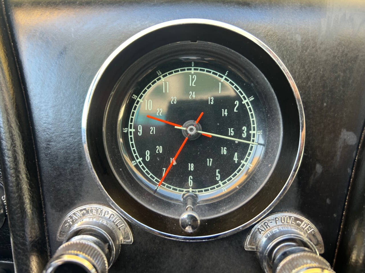 1966 Chevrolet Corvette 37
