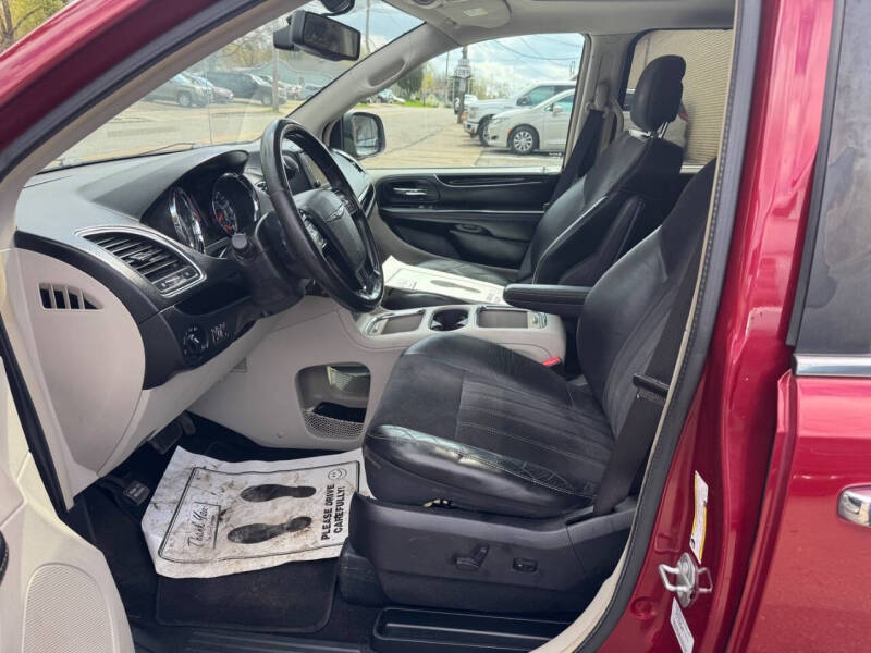 2016 Chrysler Town and Country Limited