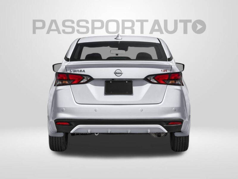 2025 Nissan Versa SR