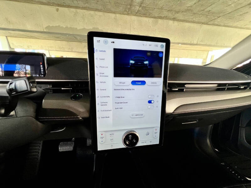 2022 Ford Mustang Mach-E Select