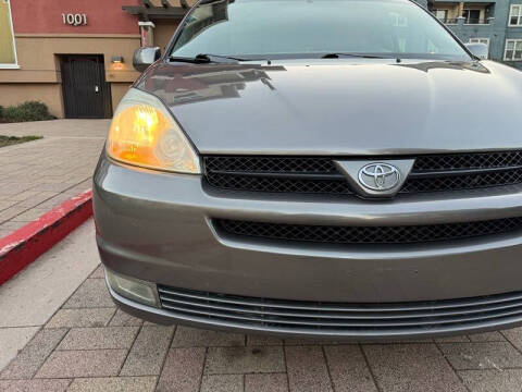 2004 Toyota Sienna XLE 7 Passenger