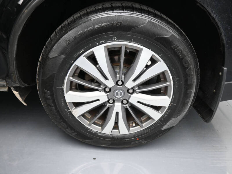 2017 Nissan Pathfinder SV