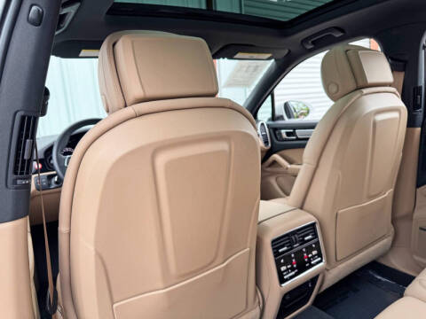 2023 Porsche Cayenne E-Hybrid Platinum Edition