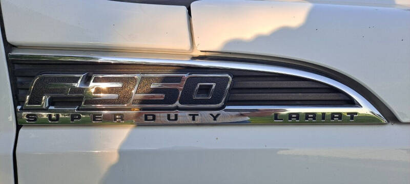 2012 Ford F-350 Super Duty Lariat photo 11