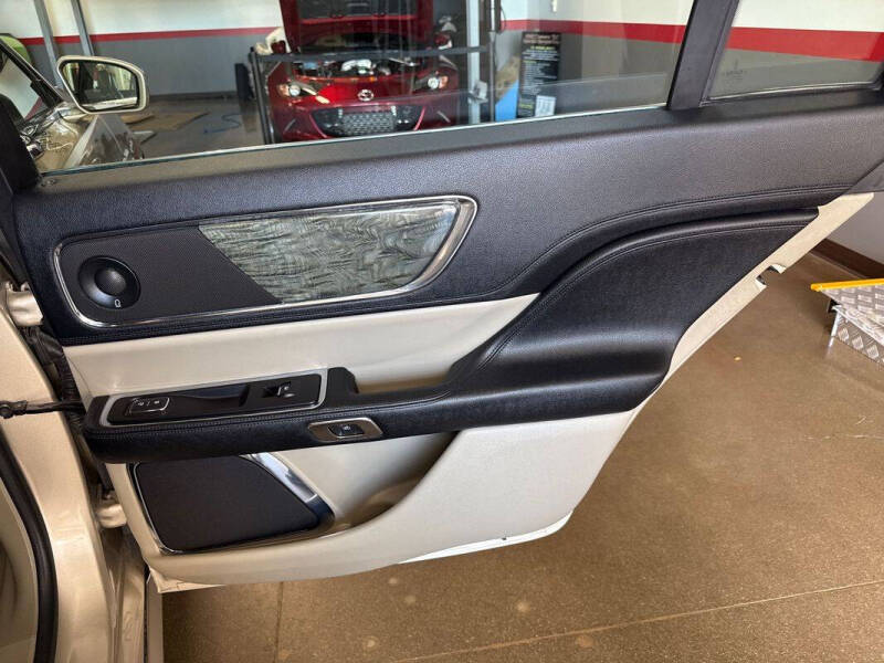 2017 Lincoln Continental Reserve