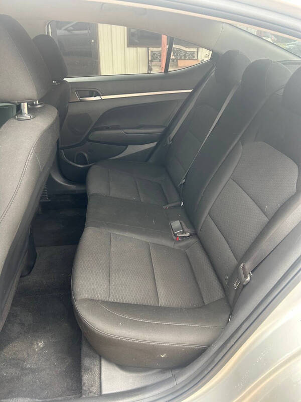 2019 Hyundai Elantra SE