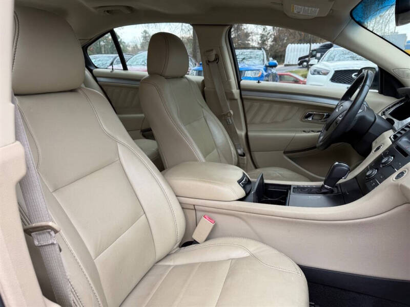 2013 Ford Taurus SEL