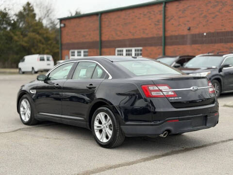 2016 Ford Taurus SEL
