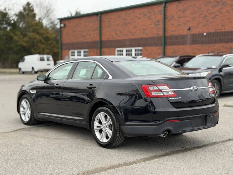 2016 Ford Taurus SEL