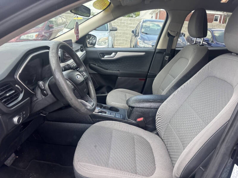 2020 Ford Escape SE