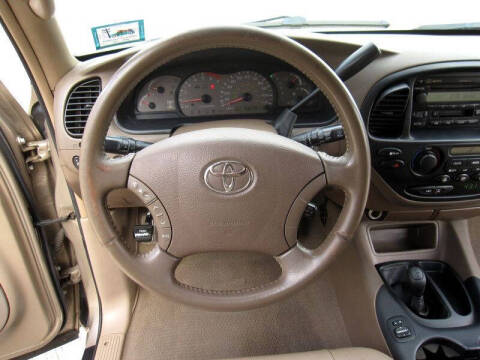 2004 Toyota Sequoia SR5