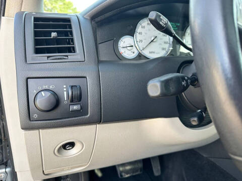 2006 Chrysler 300 SRT-8