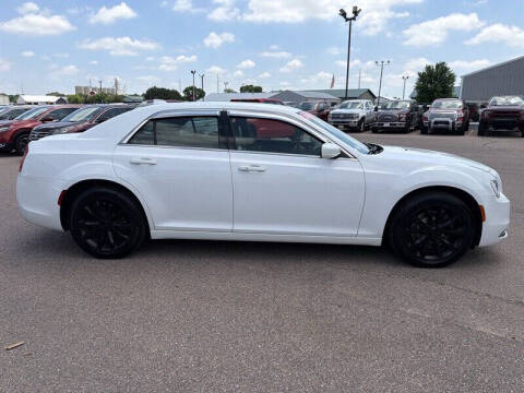 2016 Chrysler 300 Limited