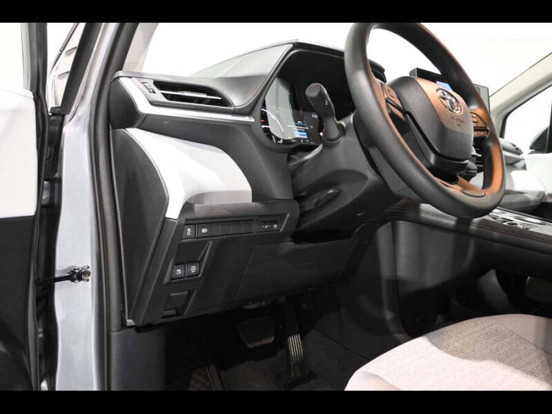 2026 Toyota Sienna LE 8-Passenger
