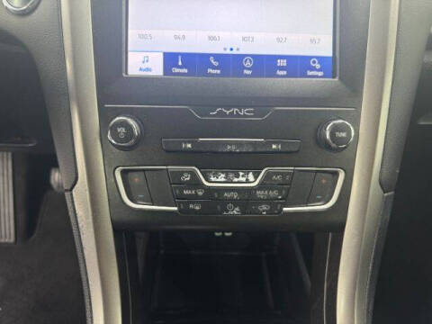2020 Ford Fusion SE