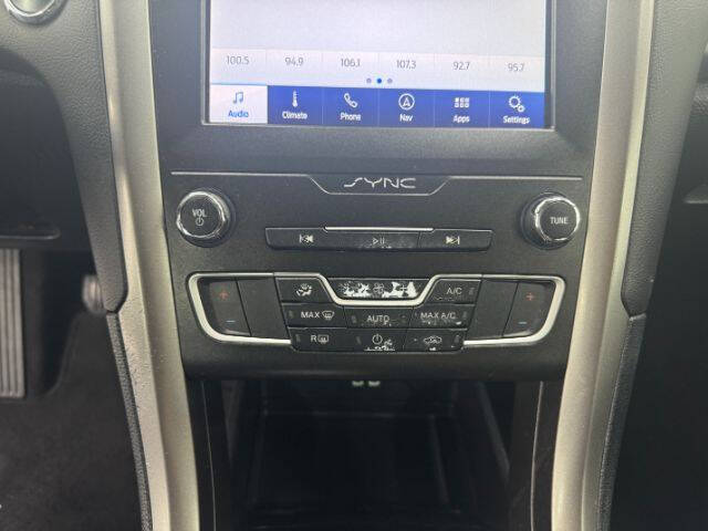 2020 Ford Fusion SE