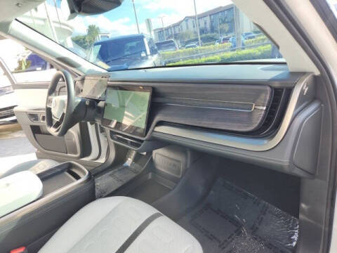 2023 Rivian R1S Adventure