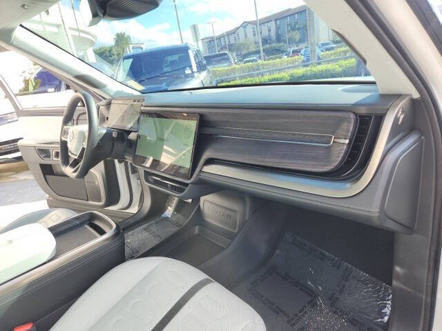 2023 Rivian R1S Adventure