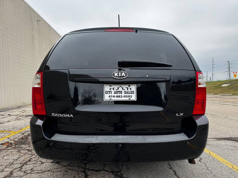 2009 Kia Sedona LX