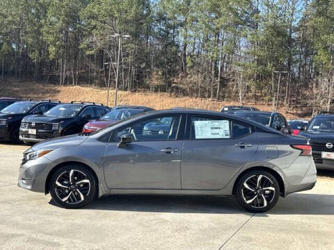 2025 Nissan Versa SR