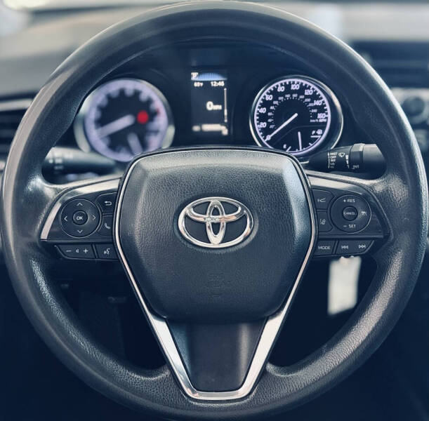 2019 Toyota Camry LE