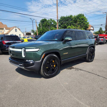 2023 Rivian R1S Adventure