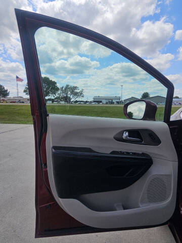 2021 Chrysler Pacifica Touring L