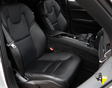 2020 Volvo XC90 T5 Momentum