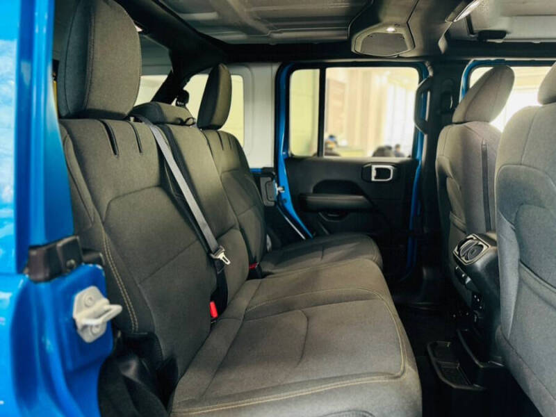 2024 Jeep Wrangler Sahara 4xe