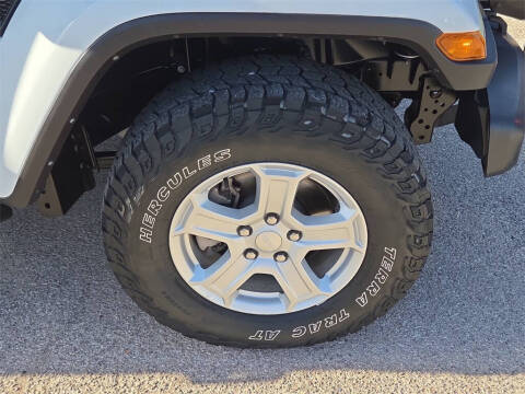 2022 Jeep Gladiator Willys