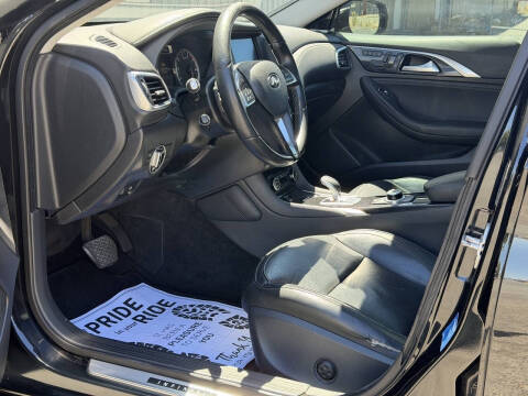 2017 Infiniti QX30 Premium