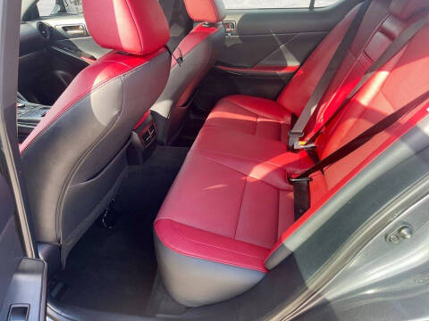 2023 Lexus IS 300