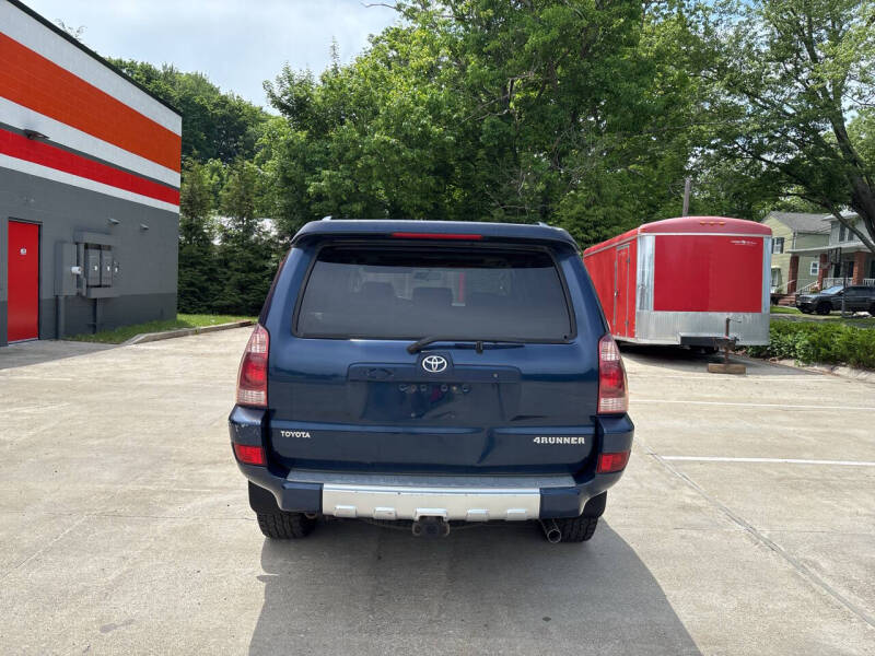 2004 Toyota 4Runner SR5