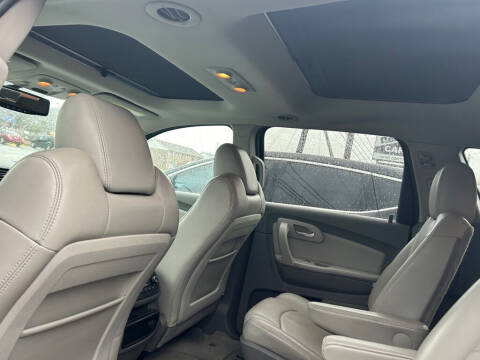 2011 Chevrolet Traverse LT