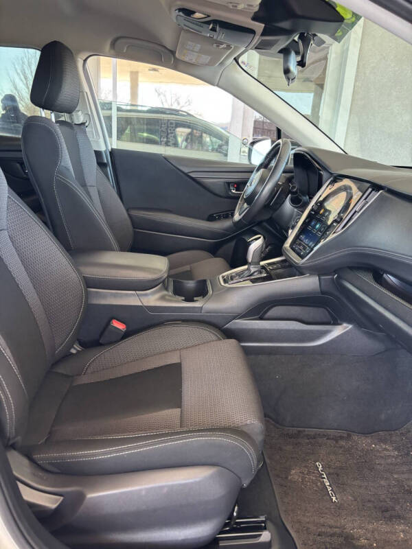 2023 Subaru Outback Premium