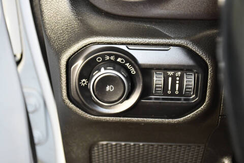 2020 Jeep Wrangler Unlimited Sahara Altitude